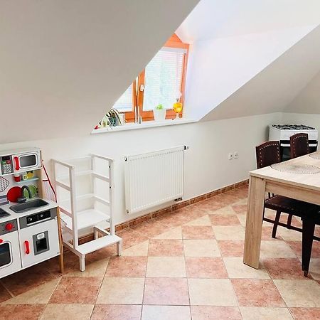 Apartman Se Zahradou 20 Minut Do Centra Prahy Orech Ngoại thất bức ảnh
