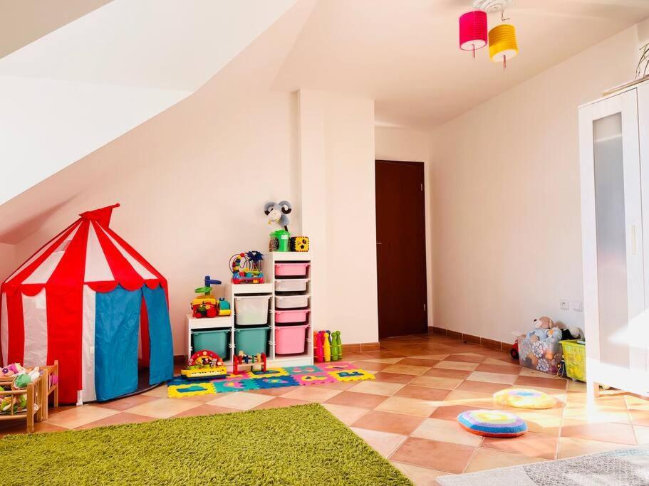 Apartman Se Zahradou 20 Minut Do Centra Prahy Orech Ngoại thất bức ảnh