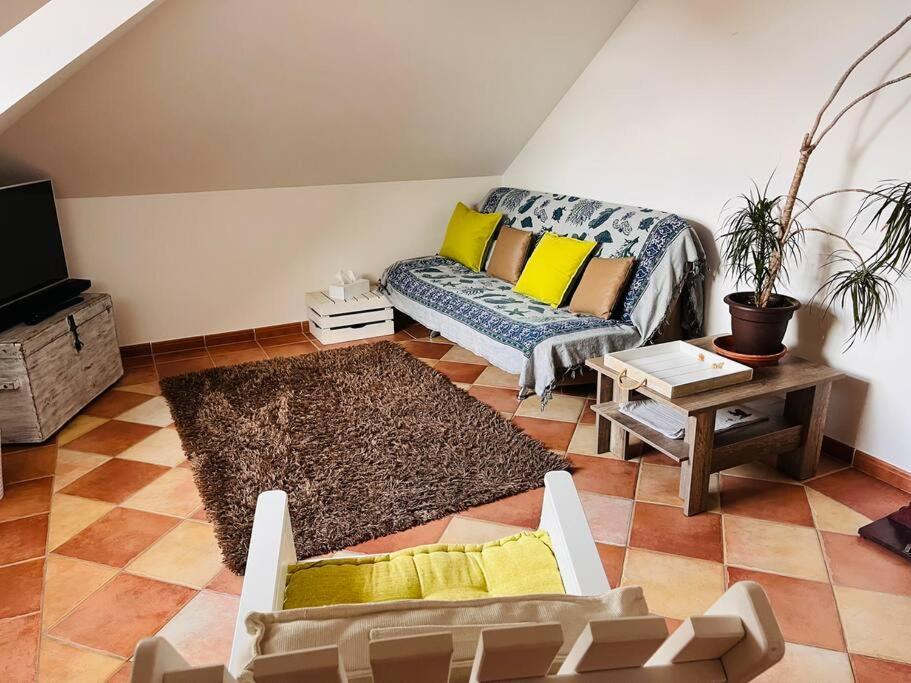 Apartman Se Zahradou 20 Minut Do Centra Prahy Orech Ngoại thất bức ảnh