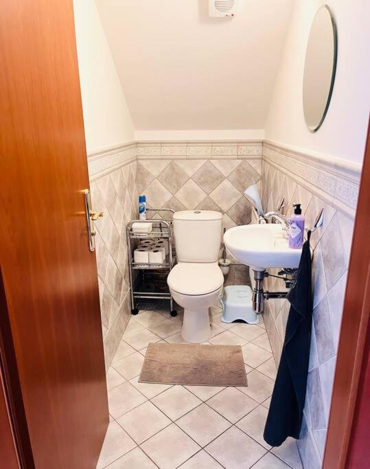 Apartman Se Zahradou 20 Minut Do Centra Prahy Orech Ngoại thất bức ảnh