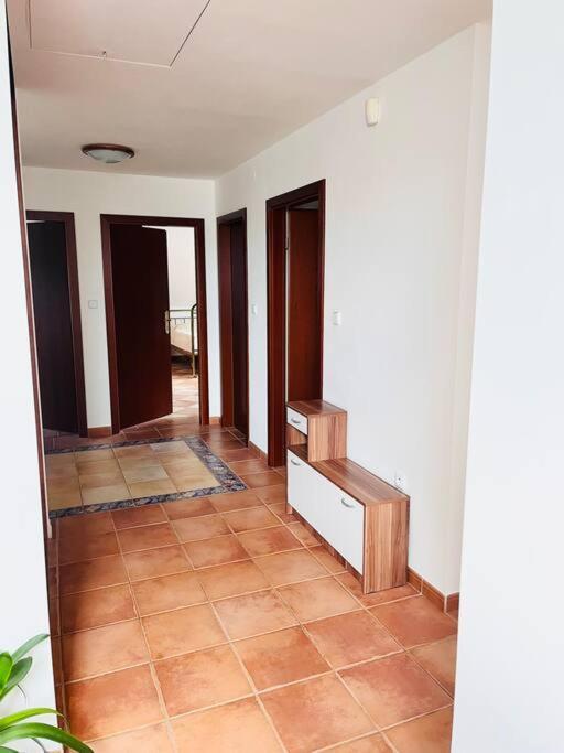 Apartman Se Zahradou 20 Minut Do Centra Prahy Orech Ngoại thất bức ảnh